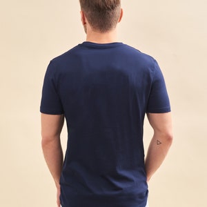 Tshirt Brodé Personnalisé Homme Bleu, Cadeau Homme Personnalisé, Cadeau Parrain Personnalisé, Cadeau Fête Des Pères image 7