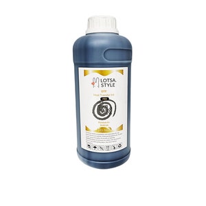 Op de afbeelding: Een zwarte fles DTF-hittetransferinkt met het label "Lotsa Style DTF Pro Bk Premium A+ Rattl Ink pro tech".