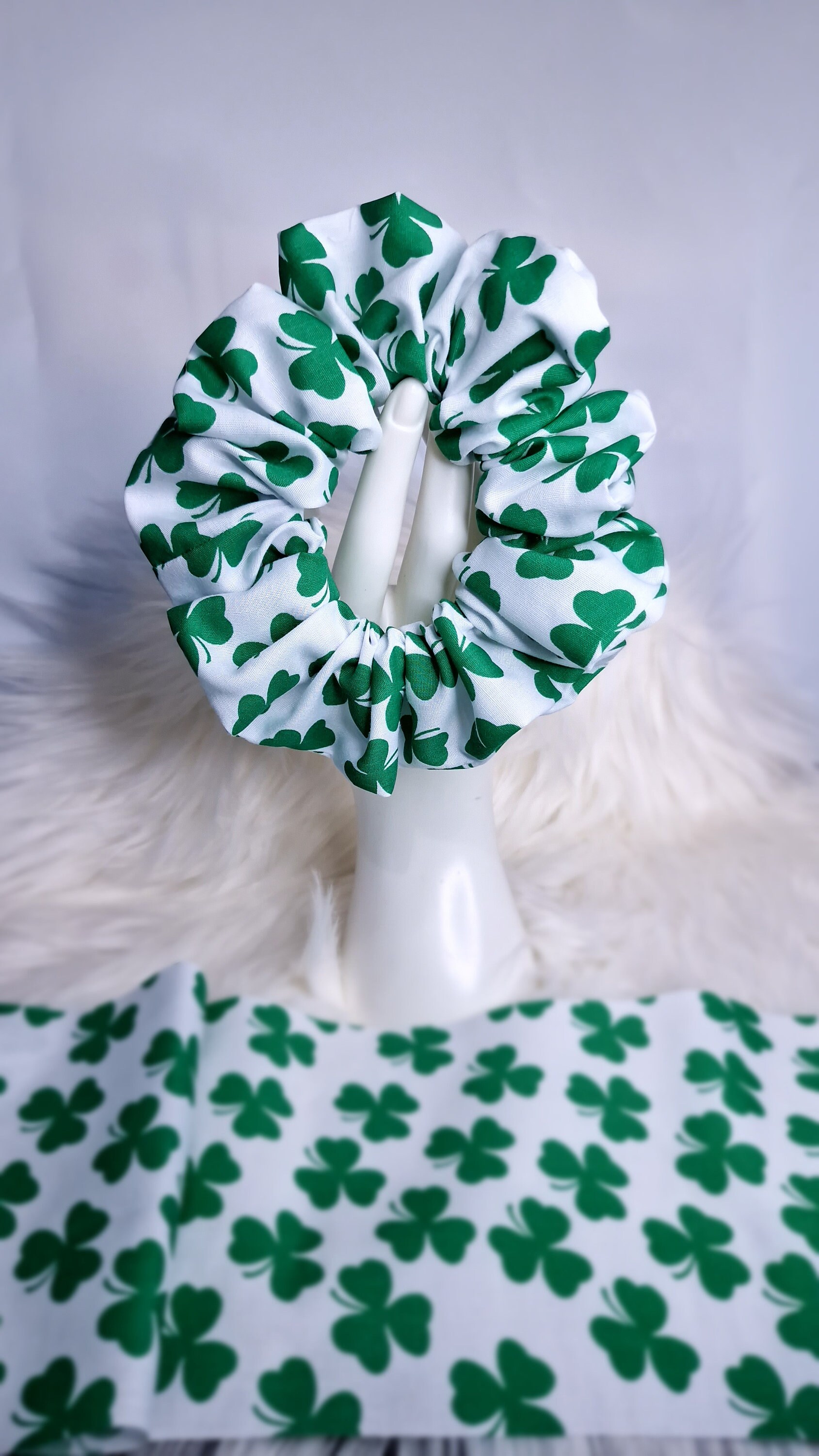 9 St. Patrick’s Day Haargummis – Grün, Elastisch & Unsichtbar – Für Damen & Mädchen