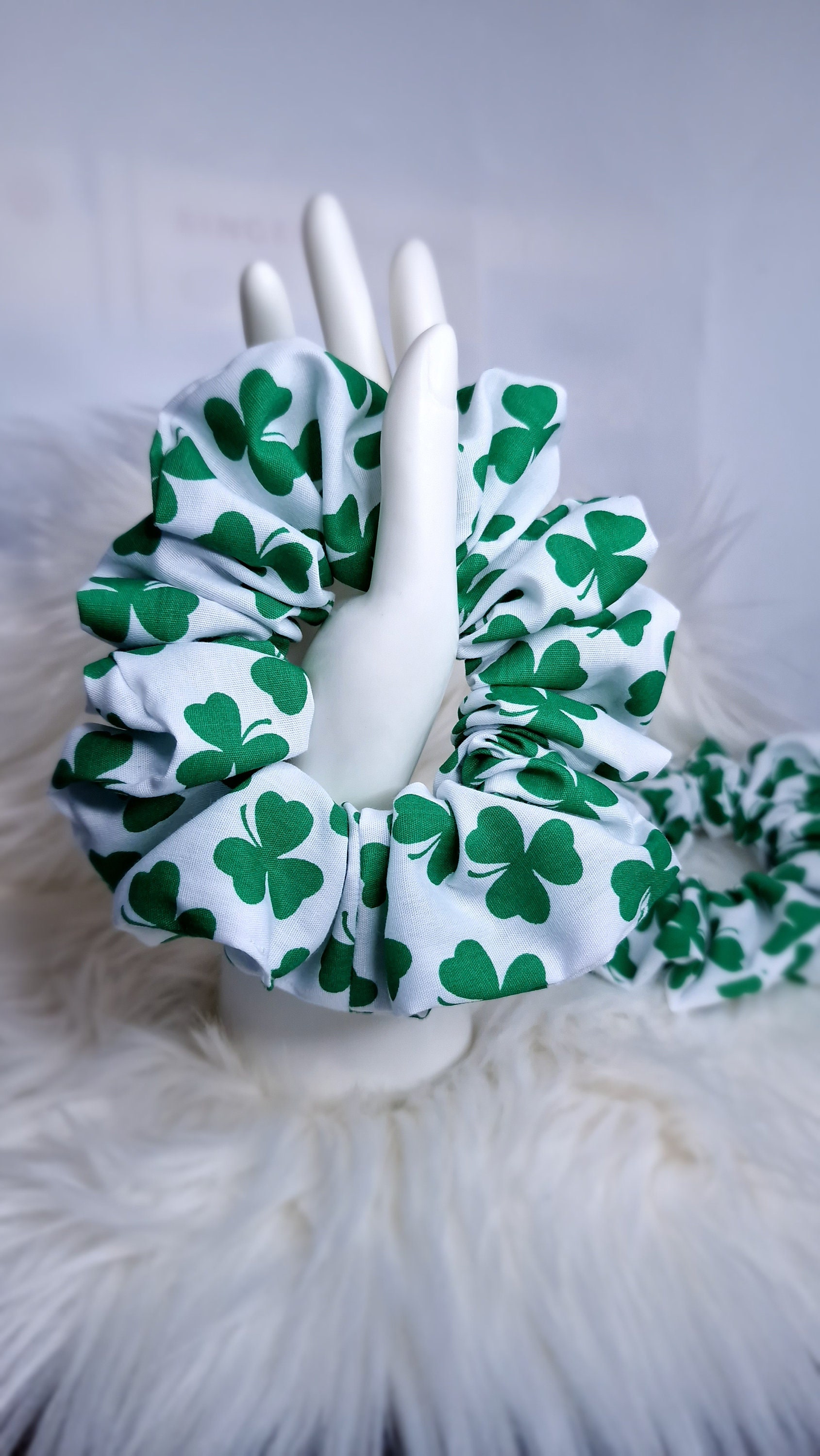 9 St. Patrick’s Day Haargummis – Grün, Elastisch & Unsichtbar – Für Damen & Mädchen