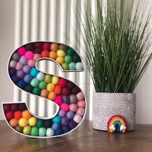 Lettre de A à Z boule en feutre de bois|Lettre en bois|Lettre à remplir|Lettre arc-en-ciel|Lettre décorative|Décoration d'intérieur|Décoration de chambre de bébé|Cadeau pour bébé|Cadeau pour nouveau-né