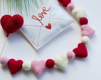 Guirlande de coeurs en feutre pour la Saint-Valentin - Bordeaux, rose et blanc