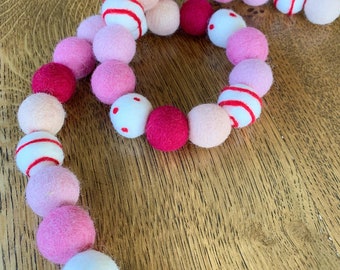 Valentines Felt Ball Garland, Pom Pom Garland, Felt Ball Garland, Heart  Garland, Valentine Banner, Red Pink Garland, Valentines Decoration