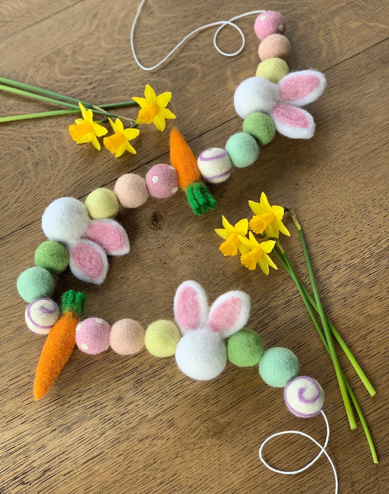 Felted Easter Bunny and Carrot Garland| Easter Felt Ball Garland ...