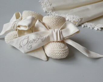 Custom Personalized Newborn Baby shoes - socks in off white color with Hand embroidered bows