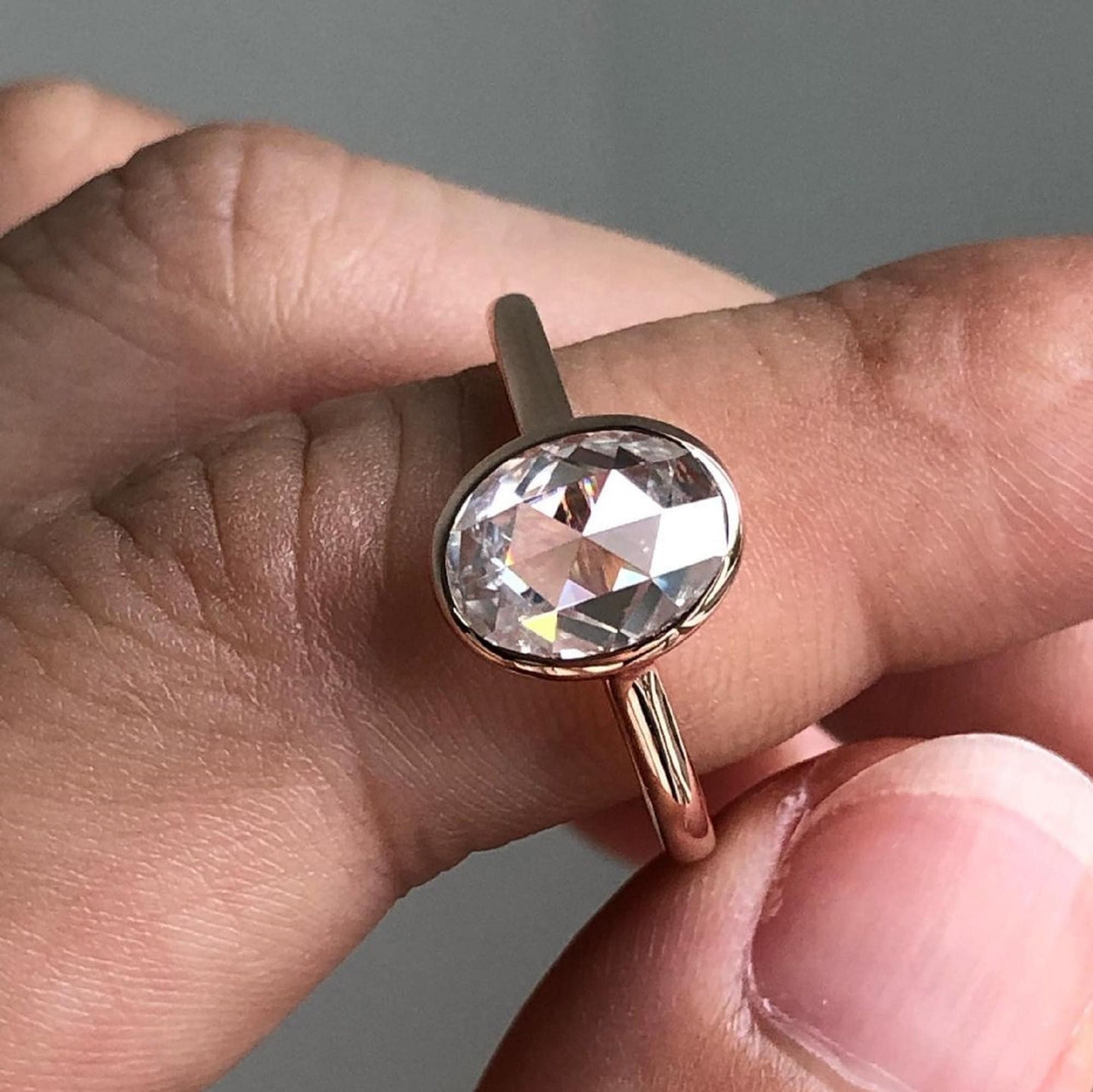 Rose geslepen diamanten ring voor vrouwen, 1,50 CT ovale roos geslepen kleurloze moissaniet verlovingsring, verjaardagsring cadeaus voor haar