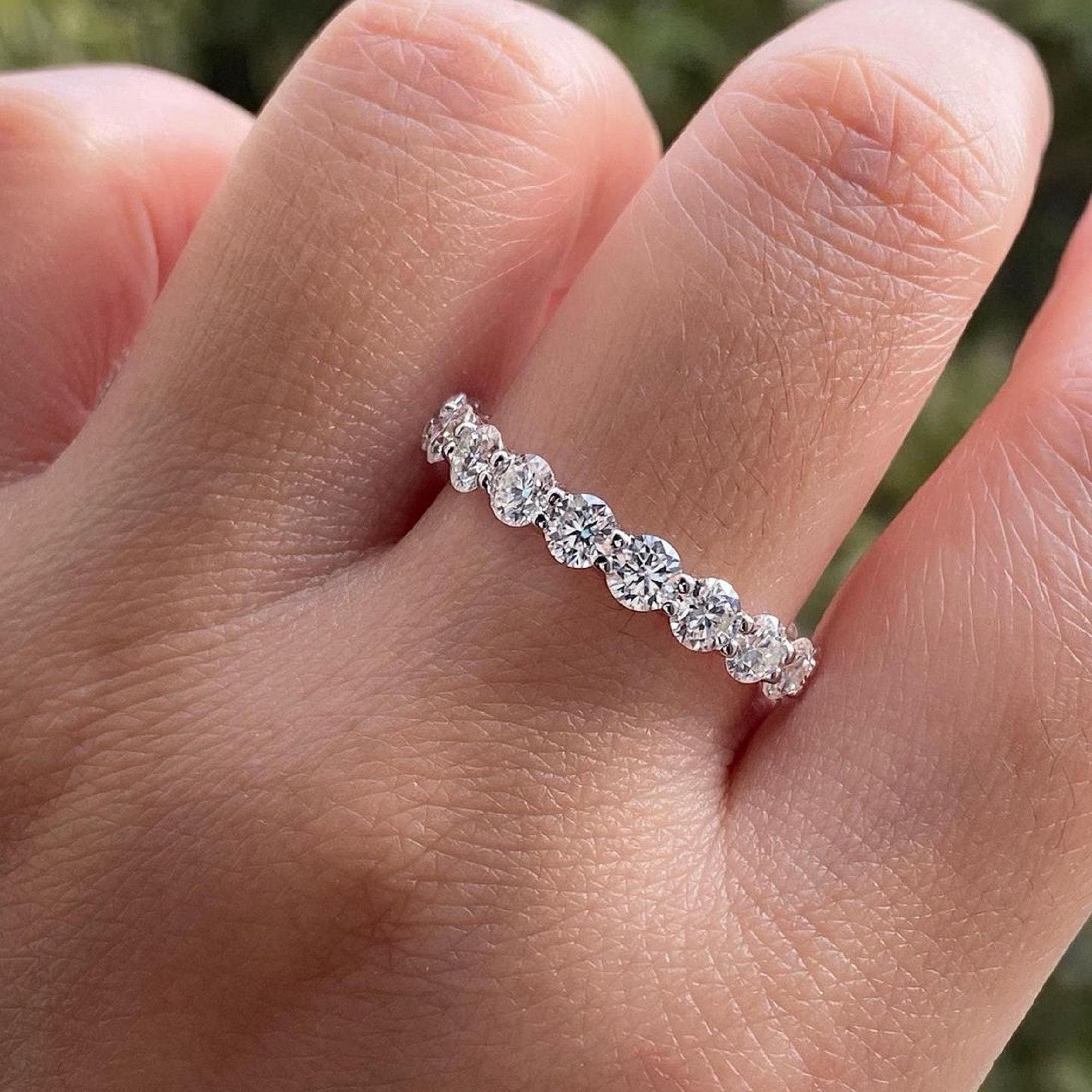 Round Lab Grown Diamond Wedding Band 14K Gold Stacking Anniversary Ring ...