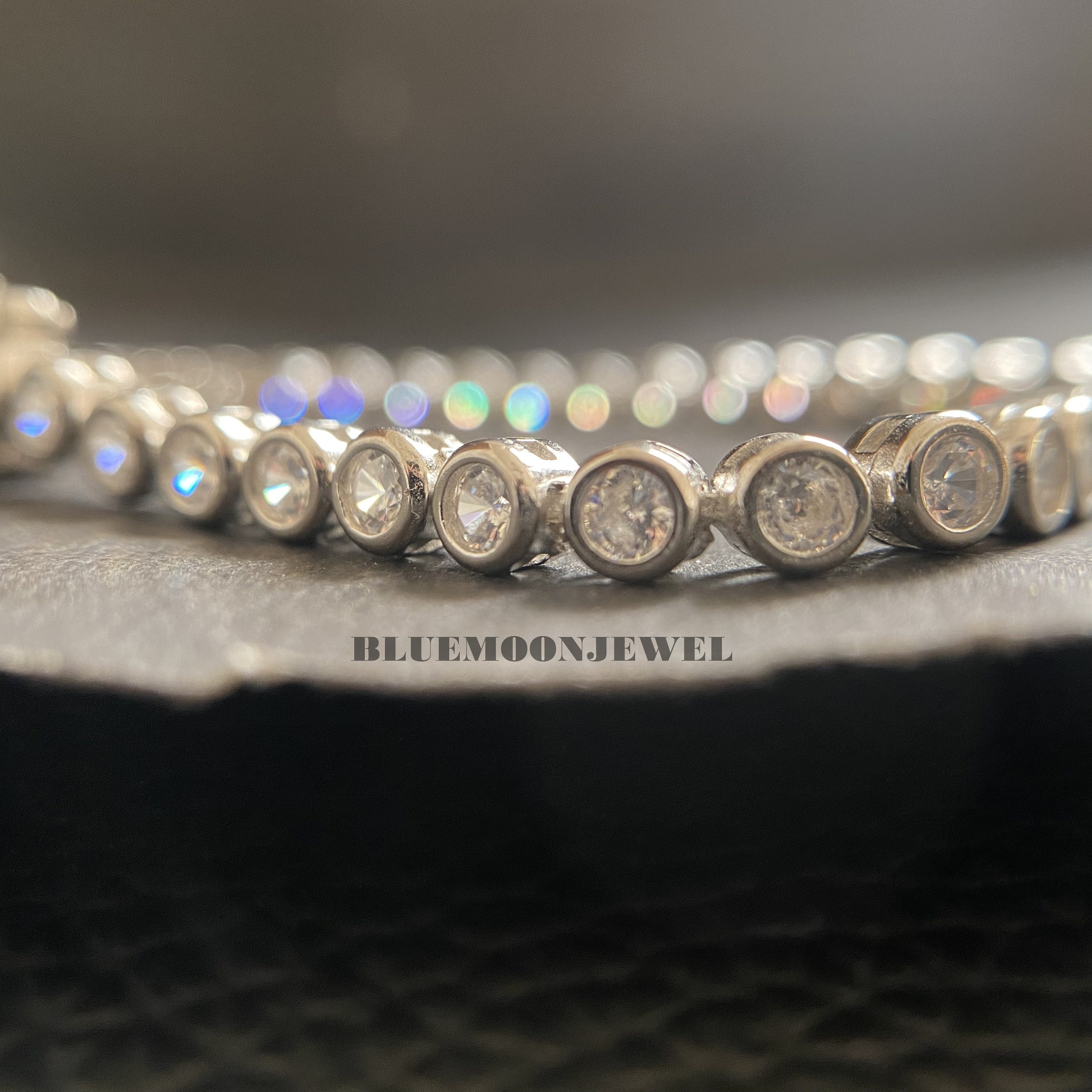 最高級モアッサナイト ベゼルセッティングブレスレット 最高級モアッサナイト ベゼルセッティングブレスレット レディース