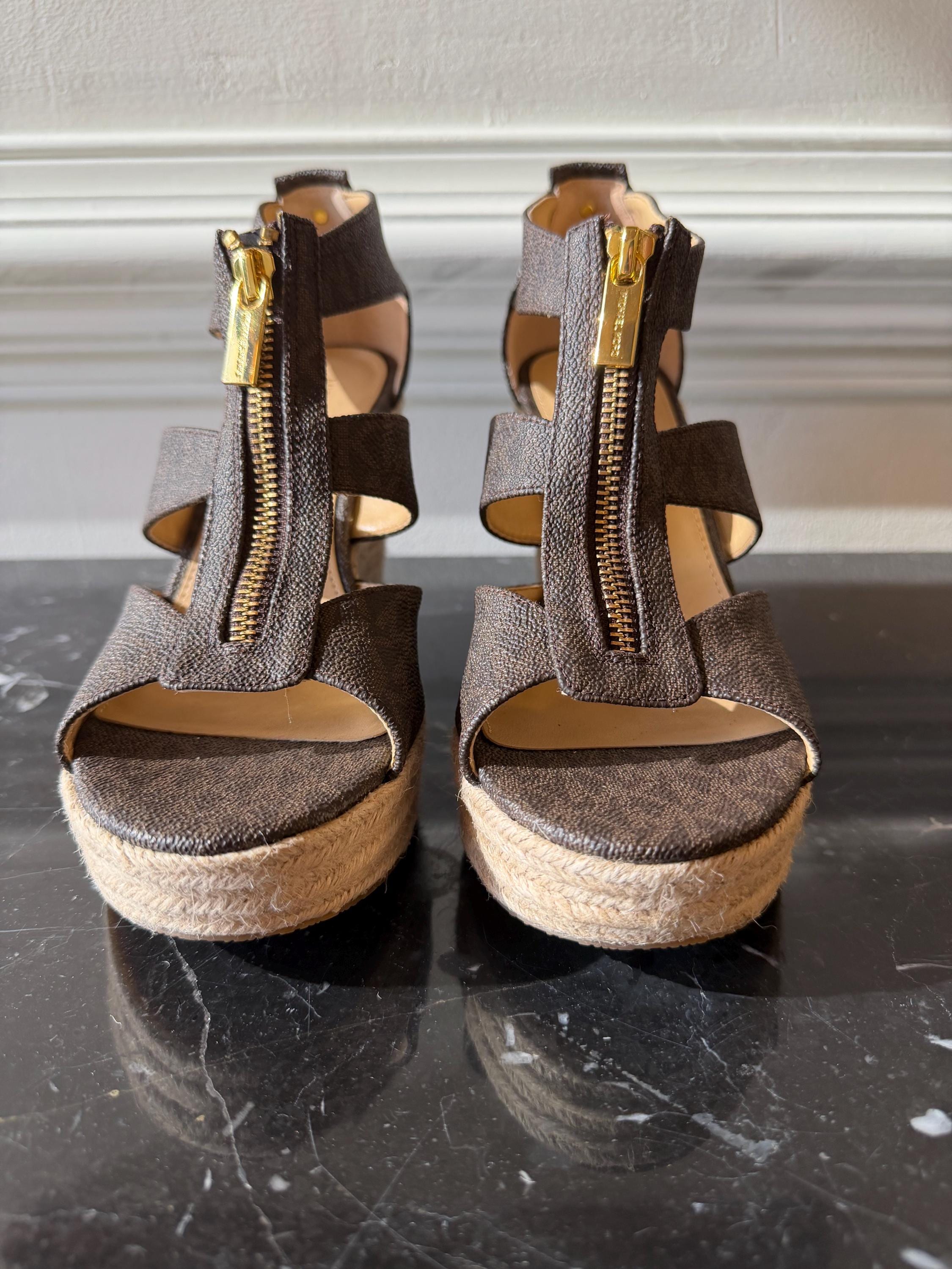 Michael Kors Floral Braided Strap Sandals - Purple/Cream Clea Jelly Flip-Flop Sandal in Light Purple Orchid Haze  main image 2
