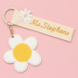 Personalized Name Tag, Bag Tag, Daisy Personalized Embroidery Name tag, Key chain, Teacher gift, Custom key ring,  Personalized Gift