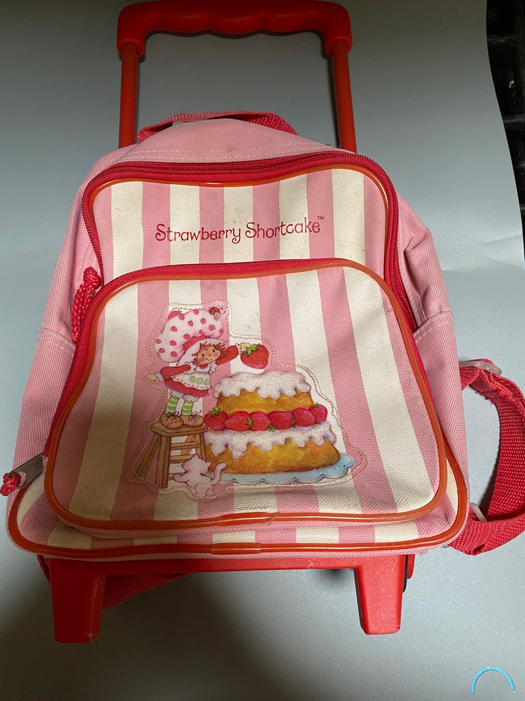 Vintage Strawberry Shortcake Bag With Wheels and Retractable  display picture 3