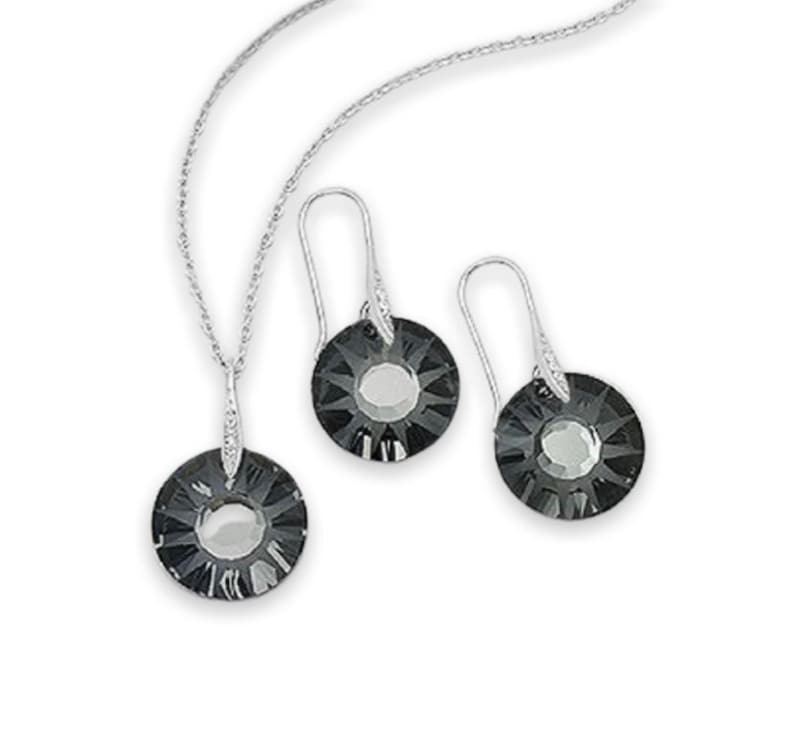 Hilda Hook Earrings Pendant Decorated with CZ Simulated Diamon Hilda Hook Earrings Pendant Decorated with CZ Simulated Diamon