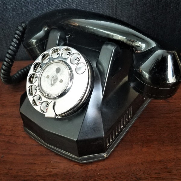 Vintage AE 40 Rotary Phone