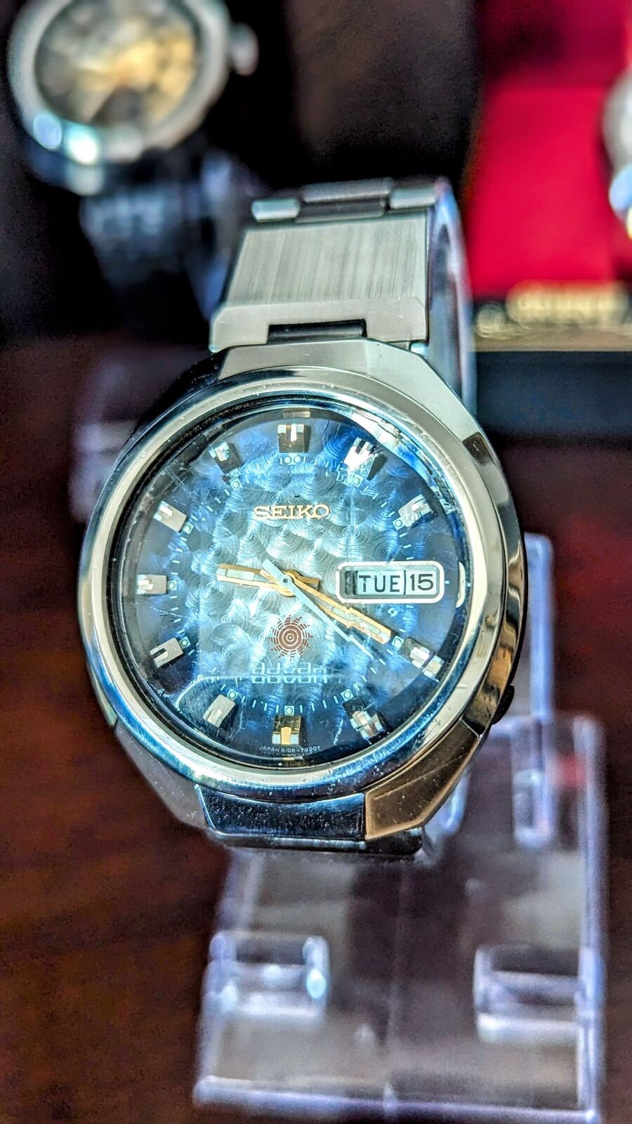Vintage JDM Seiko Advan Vintage Uhr mit blauer Guilloche 