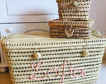 Handwoven Wicker Storage Trunk, elegance vintage-inspired storage solution, Vintage Wicker Storage Chest, Palm Leaf Storage Basket