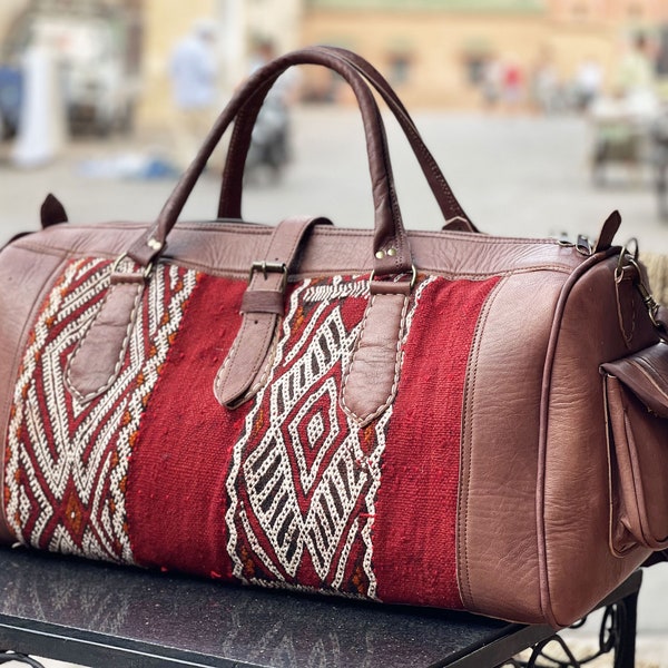 Bolsa de viaje Boho única, Bolsa Boho, Bolsa de fin de semana Kilim, Kilim de cuero, Bolsa de noche, Bolsa de alfombra, Bolsa de fin de semana Boho, Bolsa de viaje Kilim marroquí