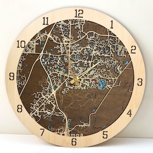 Horloge murale découpée au laser pour toutes les villes, carte de la ville de Tampa, horloge murale, horloge murale, grande horloge murale, cadeau de Noël en bois