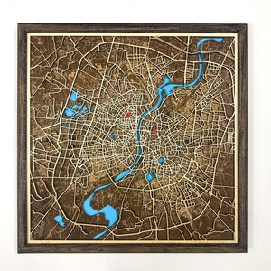 Carte en bois de la ville personnalisée découpée au laser, nom personnalisé de l'emplacement de la ville, décoration murale, cadeau encadré de pendaison de crémaillère pour 5 anniversaire de la ville d'Ahmedabad