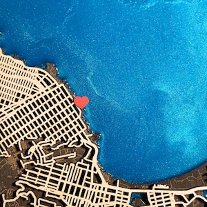 Carte personnalisée en bois de Monterey en Californie, carte en bois personnalisée avec époxy, cadeau pour père, cadeau d'anniversaire pour lui, cadeau sentiment découpé au laser