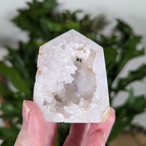Self Standing Clear Quartz Geode Tower