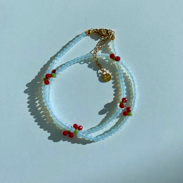 Collier de perles de verre, collier de myrtilles de cerise de verre, bijoux scintillants de baies, collier fruité créatif
