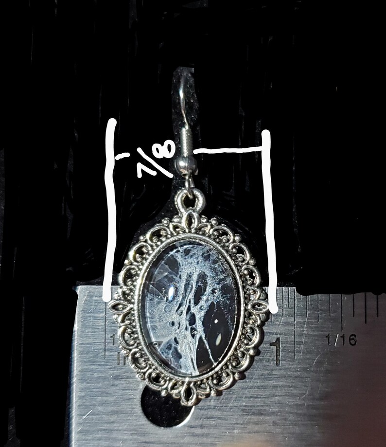 Jewelry Set Silver Pendant Earring Set Key Pendant Oval Earring Set Elegant Black White Jewelry Silver Key Pendant with Oval Earrings
