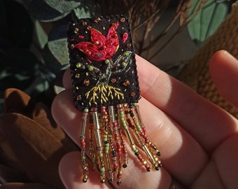 Flower brooch, Embroidered flower brooch, Botanical embroidery brooch, Flower embroidery jewelry