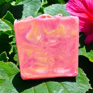 Sweet Nectar and Hibiscus Artisan Vegan Soap Bar | Delicate Floral Handmade Natural | Pink and Gold | Cerauno Soaps