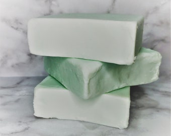 Eucalyptus Solid Shampoo Bar | Vegan and Cruelty Free | Green | Nourishing Hair Care | Eco Friendly | Cerauno Soaps