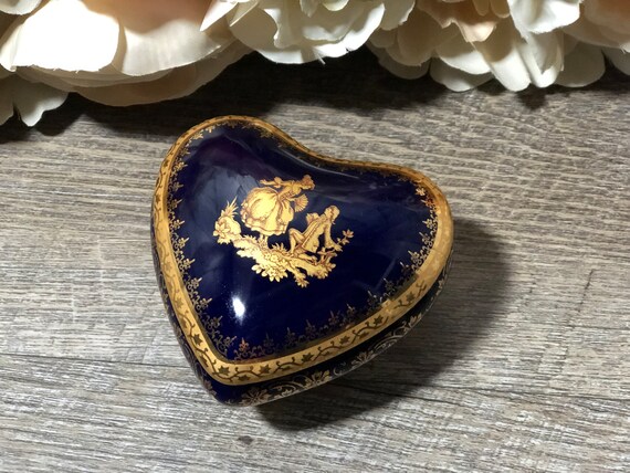 Vintage Limoges Footed Heart Shaped Trinket Box w… - image 2