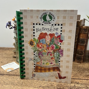 1995 Gooseberry Patch Cookbook, For Bees & Me, Country Garden Recipes, Summer Reading, Pristine Condition