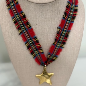 Holiday Tartan Plaid Star Pendant Necklace | Chunky Gold  Star Charm Necklace Statement Necklace Christmas Red Tartan Choker