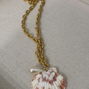 Shell and Pearl Gold Chain Necklace| Ocean Charm Necklace|Choker Necklace| Chunky Gold Chain Necklace| Natural Shell and Vintage Pearl