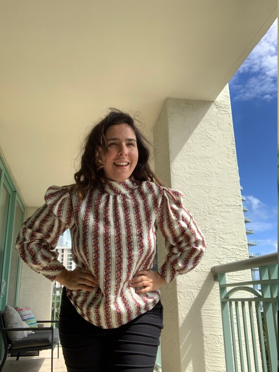 Funky Puffed Sleeve Blouse