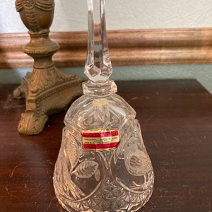 Bleikristall handcut lead crystal bell with birds and origysticker