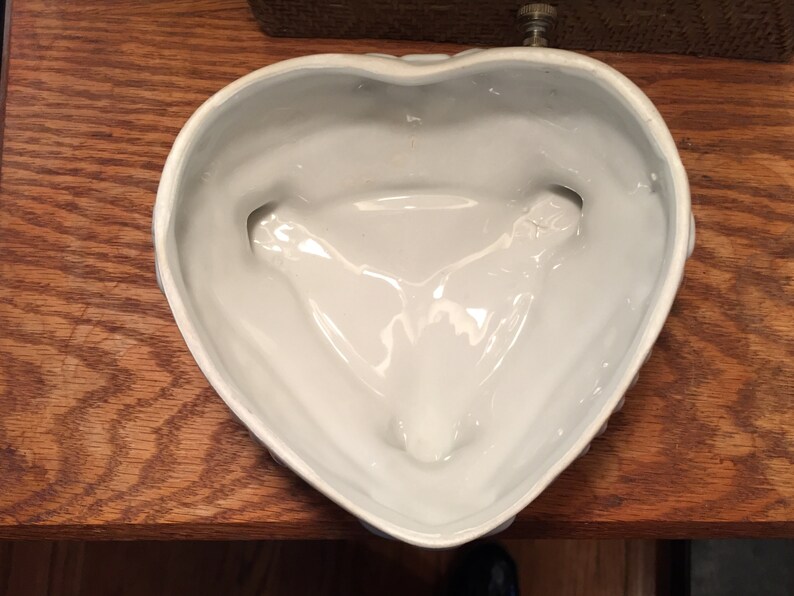 Floral heart trinket box