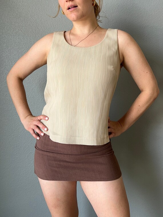 90's casual beige crop sleeveless top