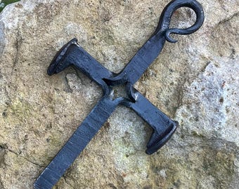 Split Cross 8.5”