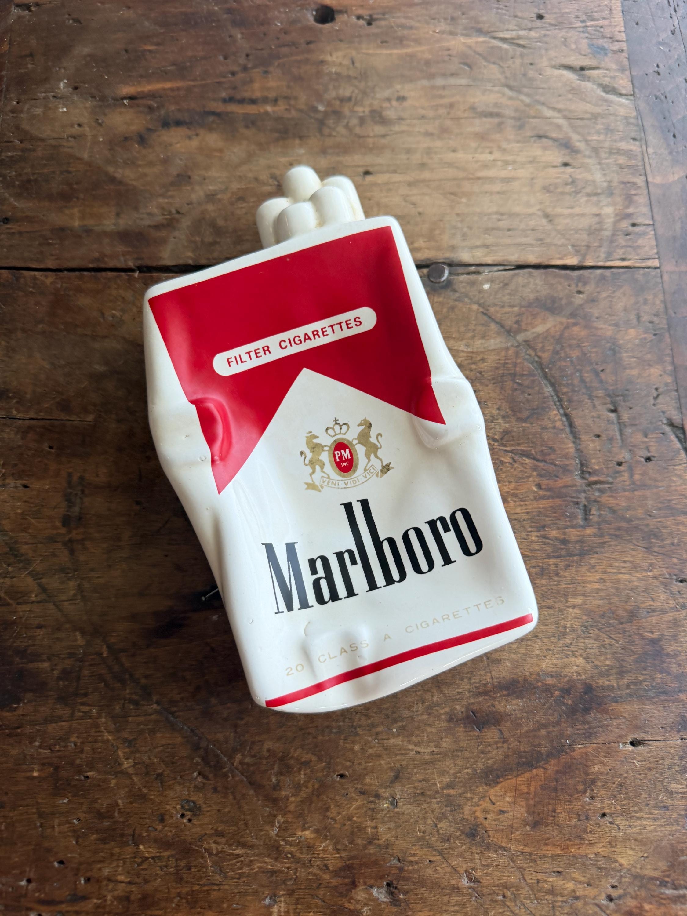 ASHTRAYS and other smoker's items 灰皿 Vintage Marlboro Filter Cigarettes 3D Pack-shaped Ceramic Ashtray