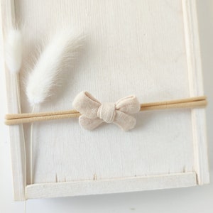 kleine Haarschleife, Haarband Baby, Babyhaarband, Musselin, weiß, beige, taupe MINI beige