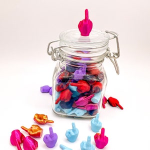 Verspielte Attitüde mit 3D gedruckten Mittelfingern: Einzigartiges Wohndekor und Geschenk für Ausdruck und Spaß! Einzigartiges Statement Piece.