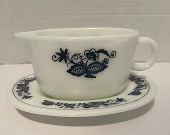 Pyrex old town country gravy boat and saucer, vintage,