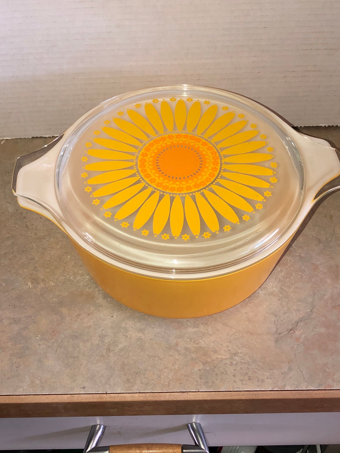 Pyrex sunflower Daisy 2 1/2 quart casserole dish vintage Etsy