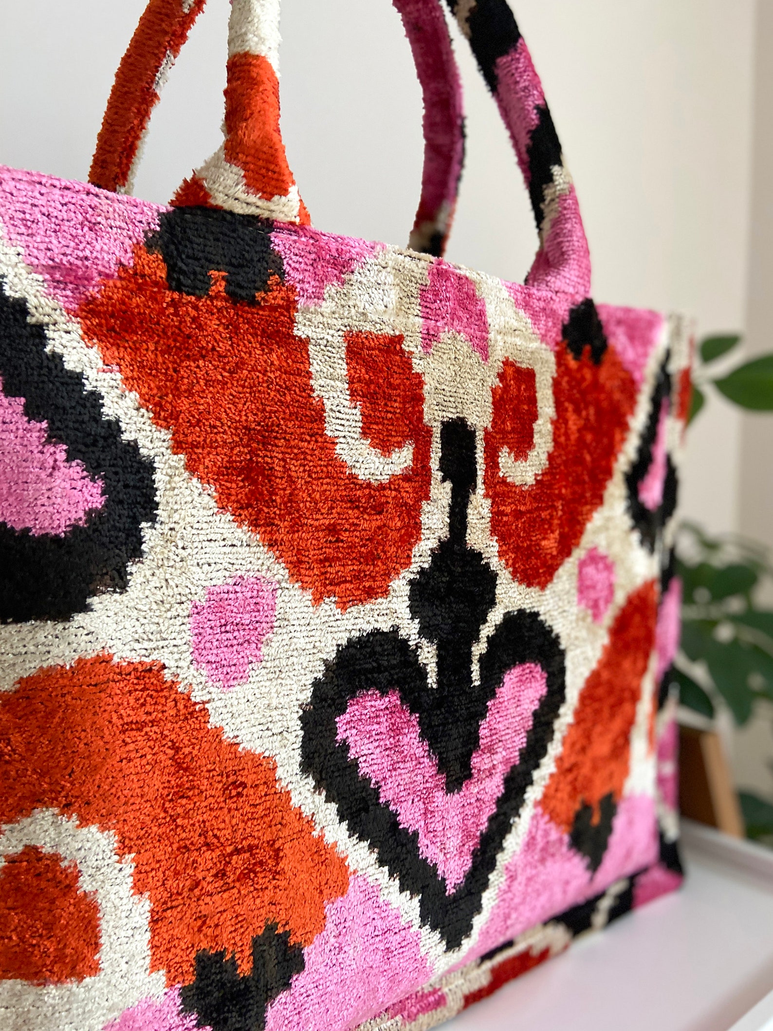 Silk Velvet Ikat Totebag 055 main image 1
