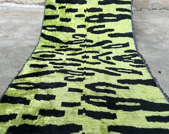 Ikat-sammetstyg | Uzbekiskt tyg | Grön linje Ikat-tyg | Geometriskt sammetstyg | Handvävt uzbekiskt tyg | Silkes-ikat-sammetstyg