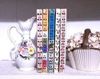 CHOICE Small Betty Crocker&#39;s Cookbooks Vintage Easy Entertaining Calendar Dinner 2 Bisquick Family Meals Recipes Potlock Kitchen Baking Food