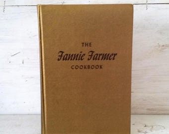 Livro de Receitas Fannie Farmer Vintage 1965 Gold Perkins Livro de Receitas Favorito Sobremesas Assar Cozinha Meados do Século Jantar Refeições em Família Comida Receita Antiga