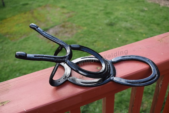 Horseshoe boot puller outlet