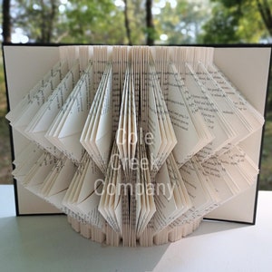 Folded Book Art / 3D Book Sculpture / Book Origami / Book Page Art / Folded Book Sculpture / Book Theme Nursery / Book Sculpture / Recycled