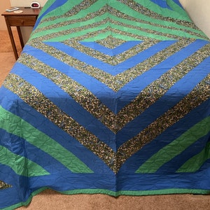 Modern king size quilt green blue floral diagonal pattern blanket bedspread